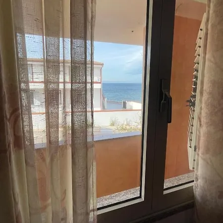 Dimora Pina Sul Mare Holiday home *